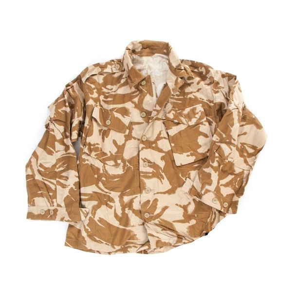 Camisa británica de campo DPM Desert usada con bolsillos de pecho y mangas ajustables
