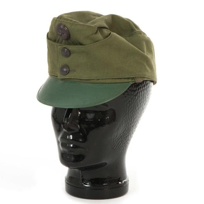 Gorra húngara M65 verde usada con visera, imagen del producto