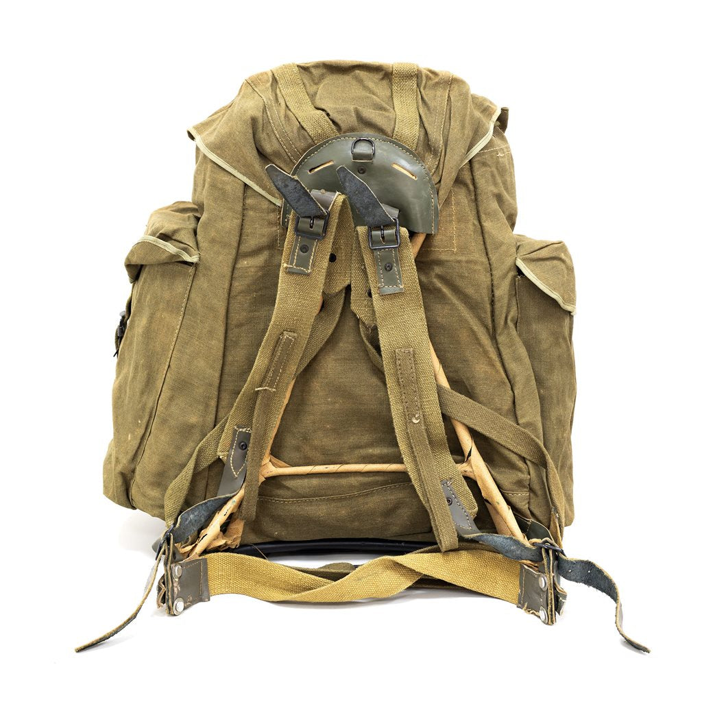 Mochila italiana Alpine usada con armazón metálico y lona original del ejército