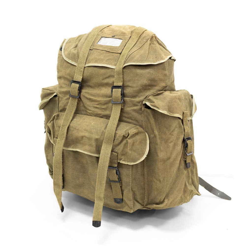 Mochila italiana Alpine usada con armazón metálico y lona original del ejército