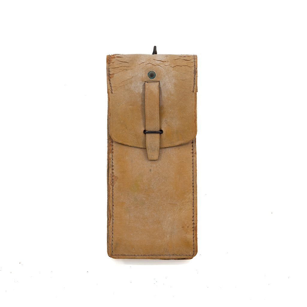 Funda de cuero marrón para cargador francés usado con cierre y anillas, 25x11,5x4 cm