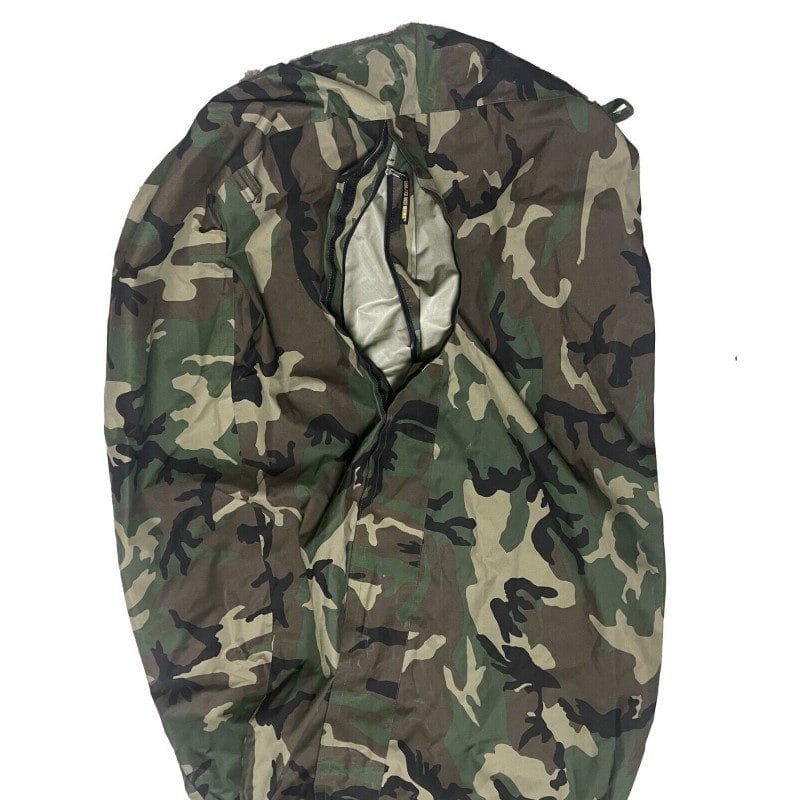 Funda para saco de dormir GORE-TEX patrón Woodland italiana, usada