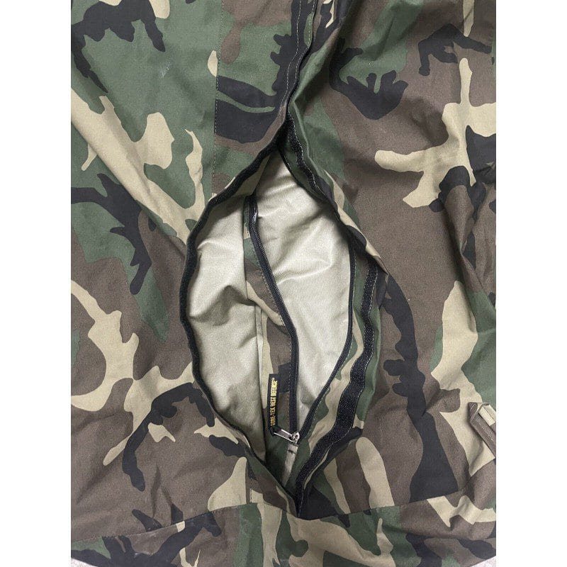 Funda para saco de dormir GORE-TEX patrón Woodland italiana, usada