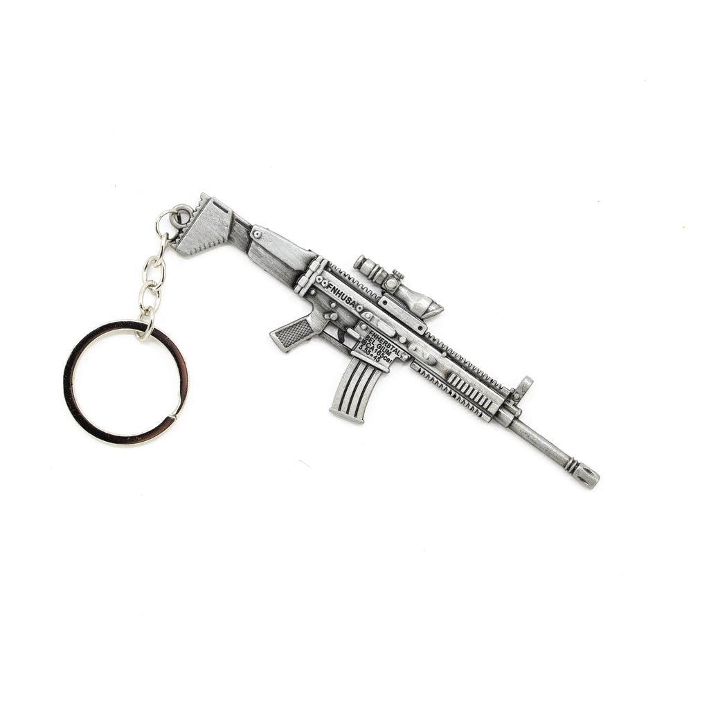 Llavero metálico con forma de fusil AK plateado, longitud aproximada 11,5 cm, incluye anilla para llaves