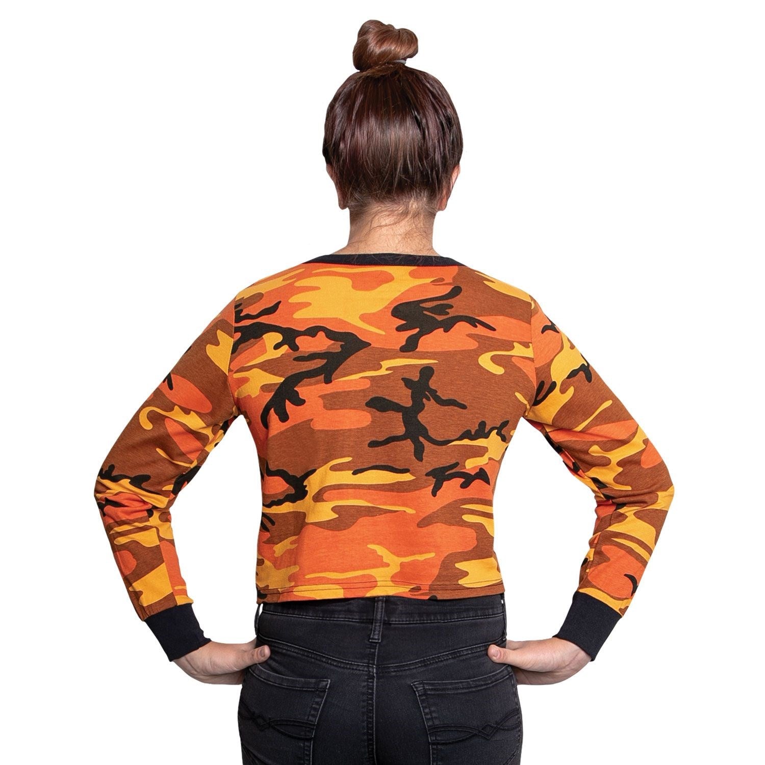 Camiseta crop de mujer manga larga Orange Camo en camuflaje naranja