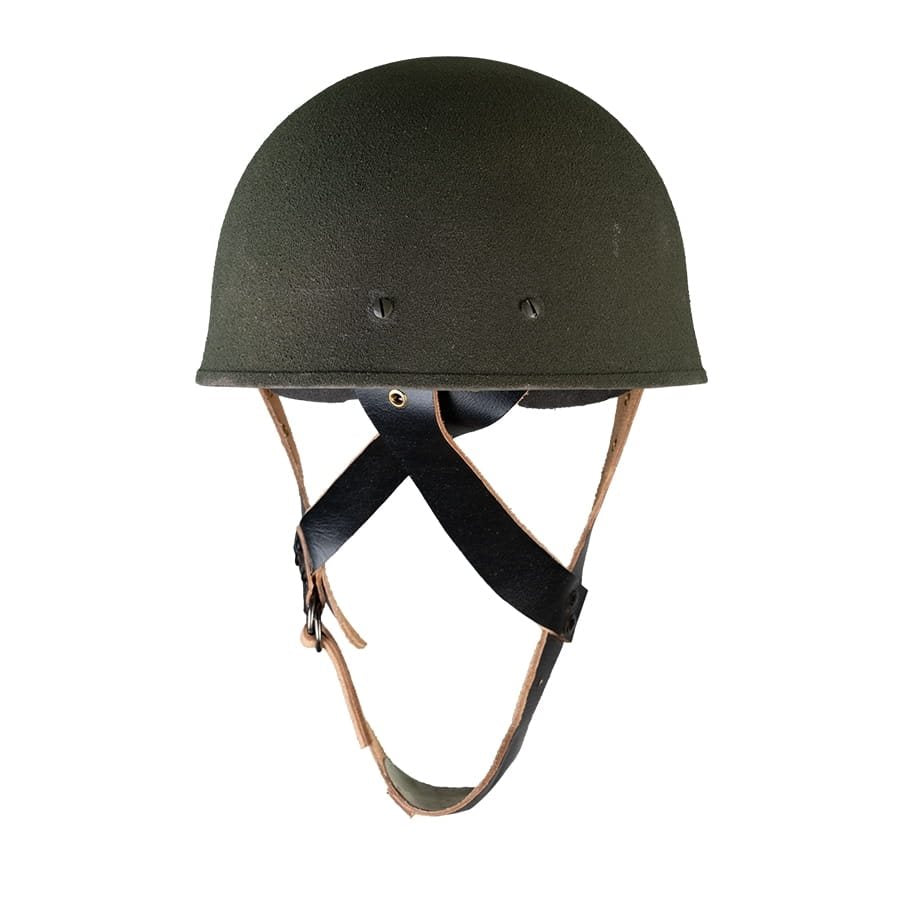Reproducción de casco de paracaidista de la II Guerra Mundial