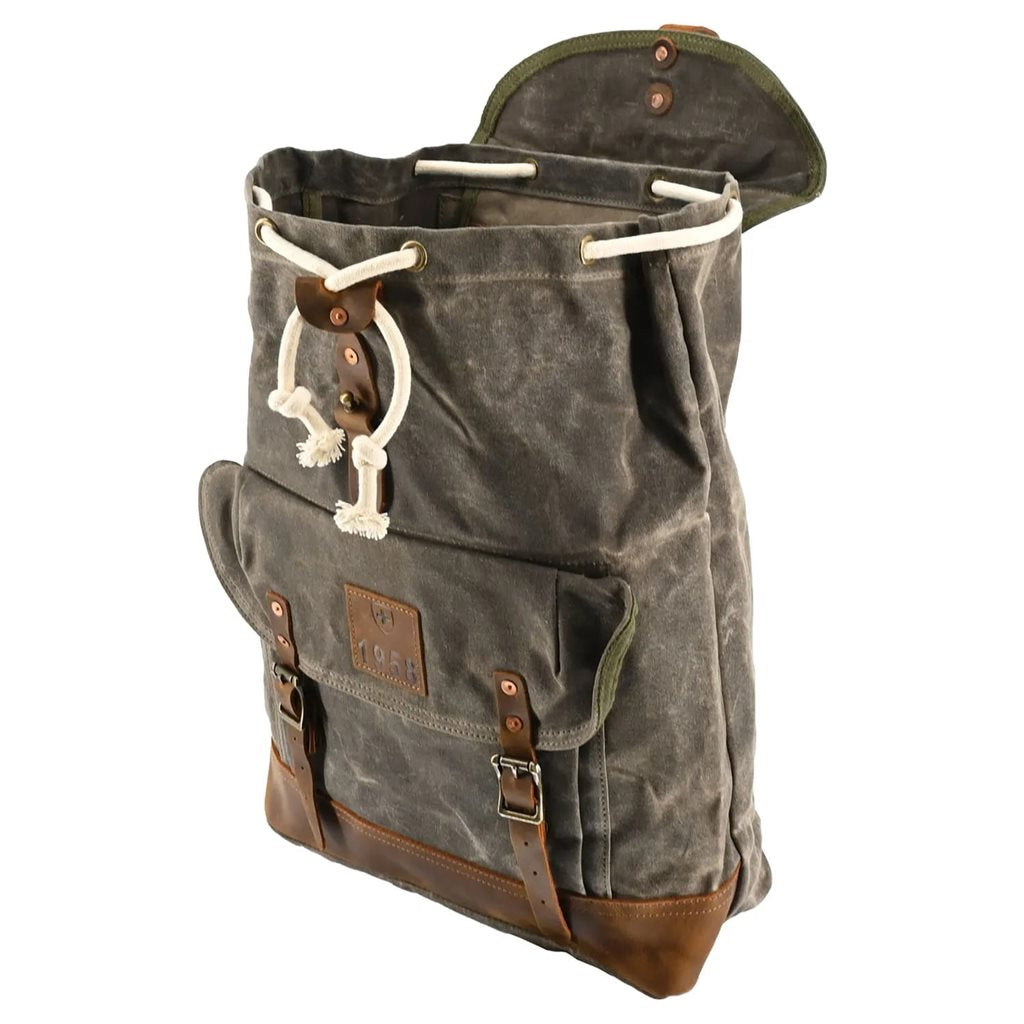 Mochila suiza vintage encerada Bushcraft REPRO en lona de tienda militar