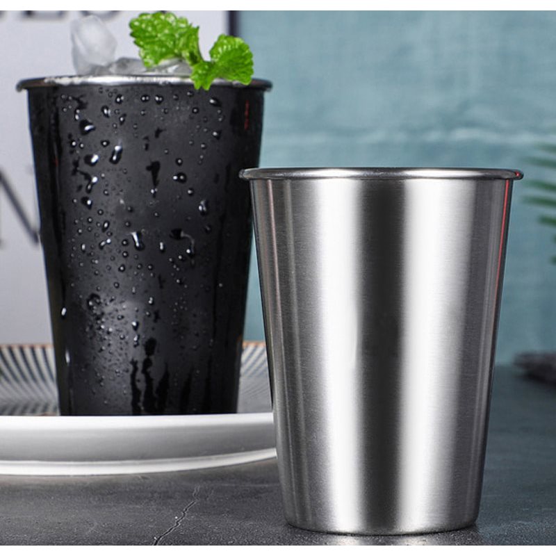 Set de 4 vasos de acero inoxidable LIVINGSTONE, 475 ml, 2 negros y 2 plateados, apilables