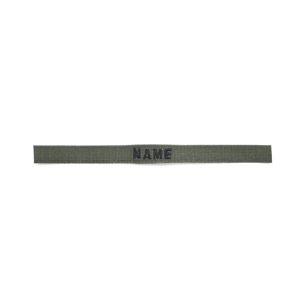 Parche bordado con nombre 'NAME' para chaqueta GORE-TEX oliva