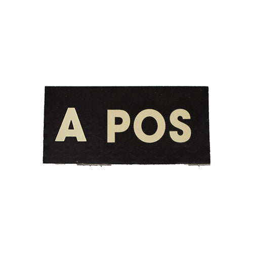 Parche Velcro negro con indicación de grupo sanguíneo A POS, visible en infrarrojo (IR)