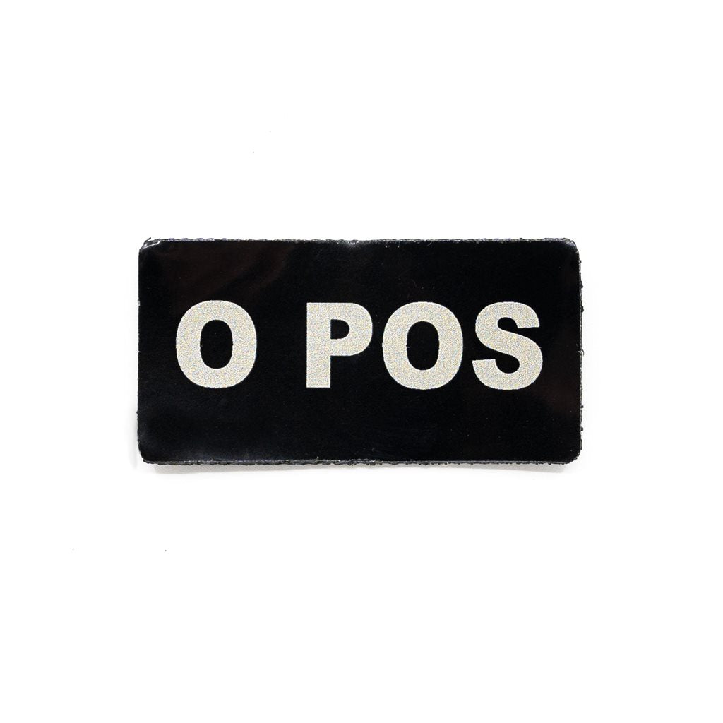 Parche Velcro visible en IR con grupo sanguíneo 0 POS, color negro