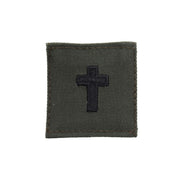 Parche de velcro verde con cruz bordada, fabricado en USA