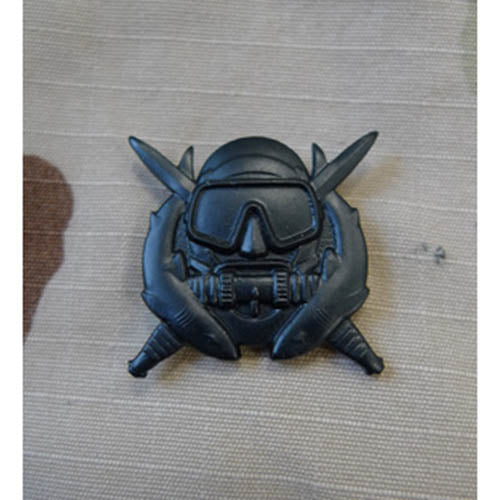 Insignia US Special Operations Diver negra en metal mate, fabricada en EE. UU. según especificación militar