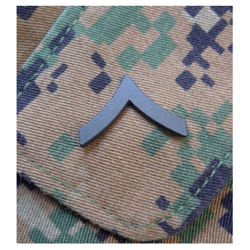 Insignia de rango USMC PFC negra, metal mate, par