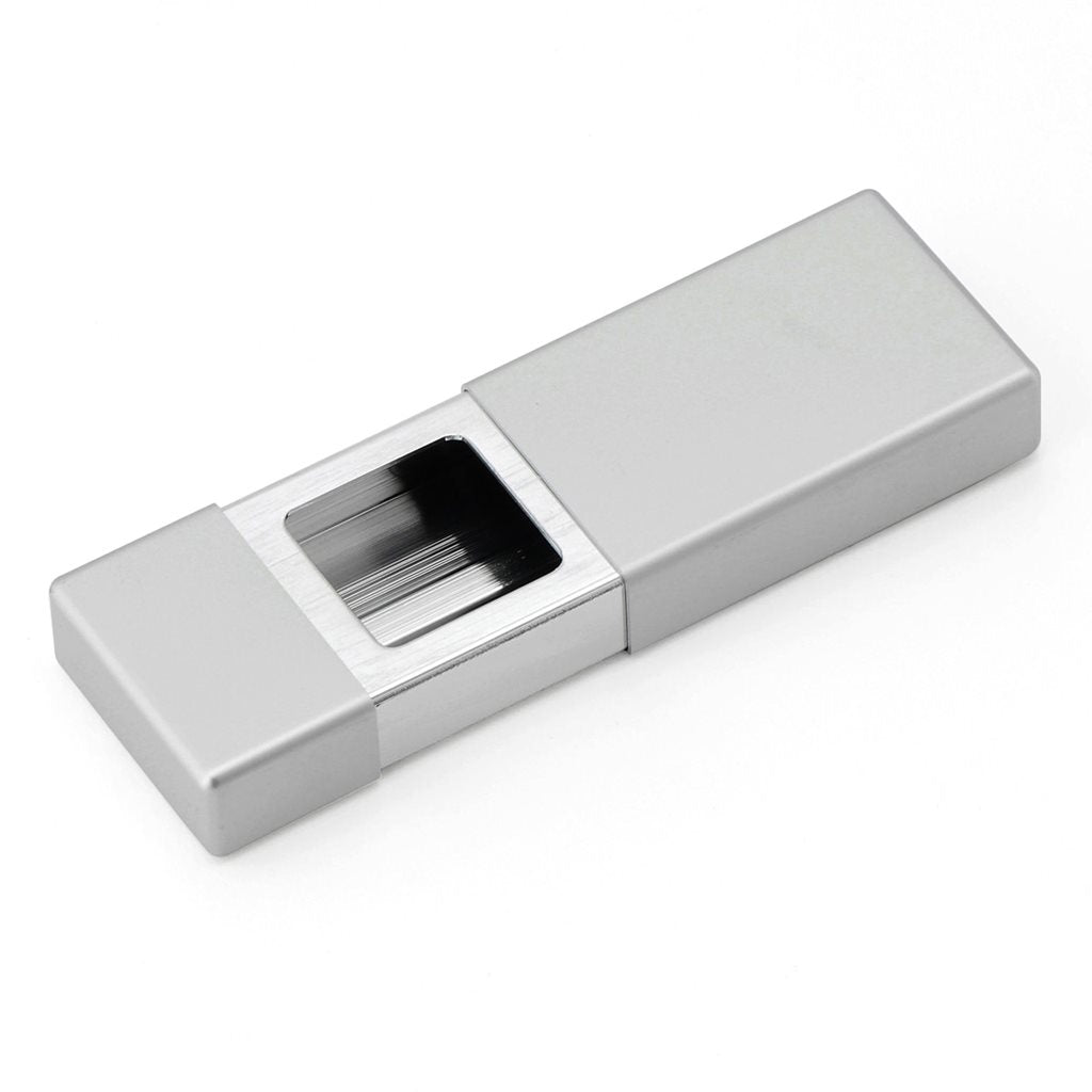 Cenicero de viaje OUTDOOR plateado compacto, dimensiones 7,5 x 3,6 x 1,4 cm