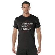 Camiseta negra VETERAN HERO LEGEND vista frontal con texto en el pecho