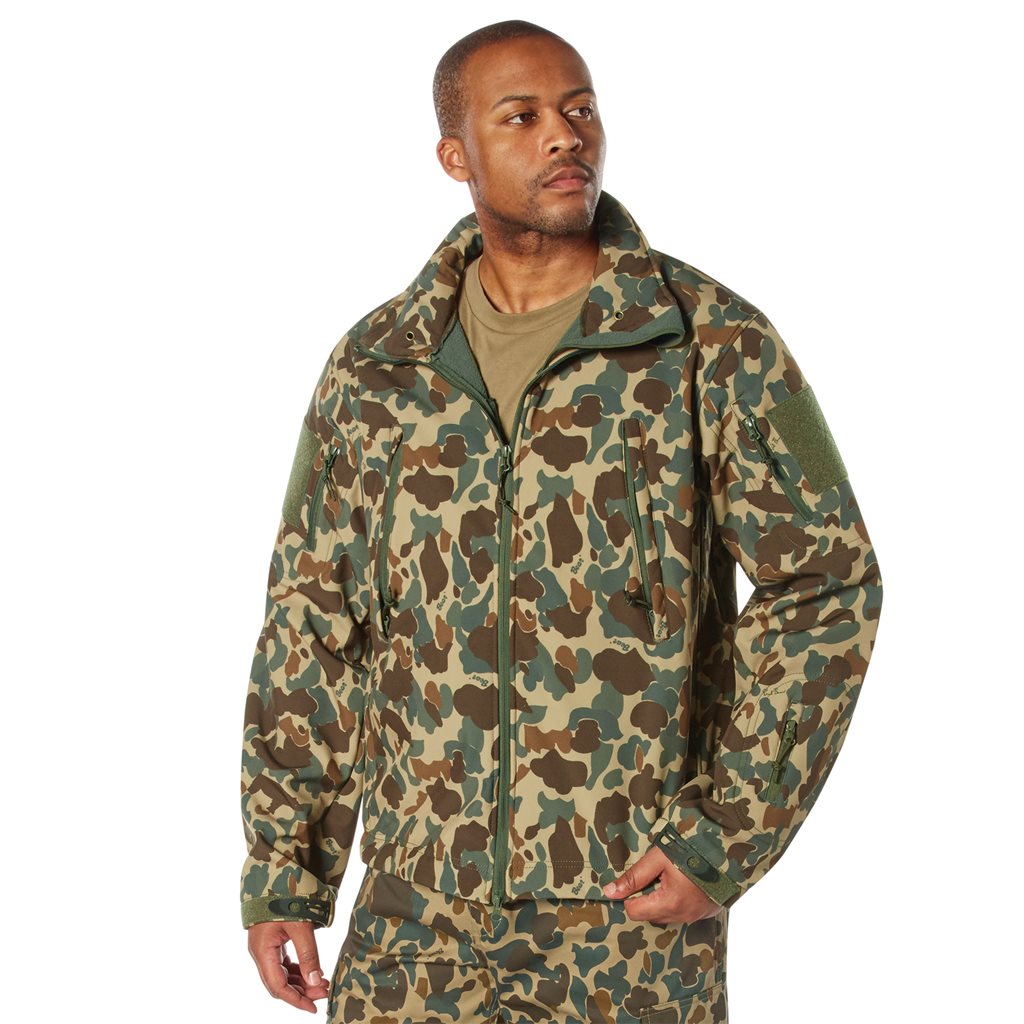 Chaqueta Tactical softshell con capucha, vista frontal