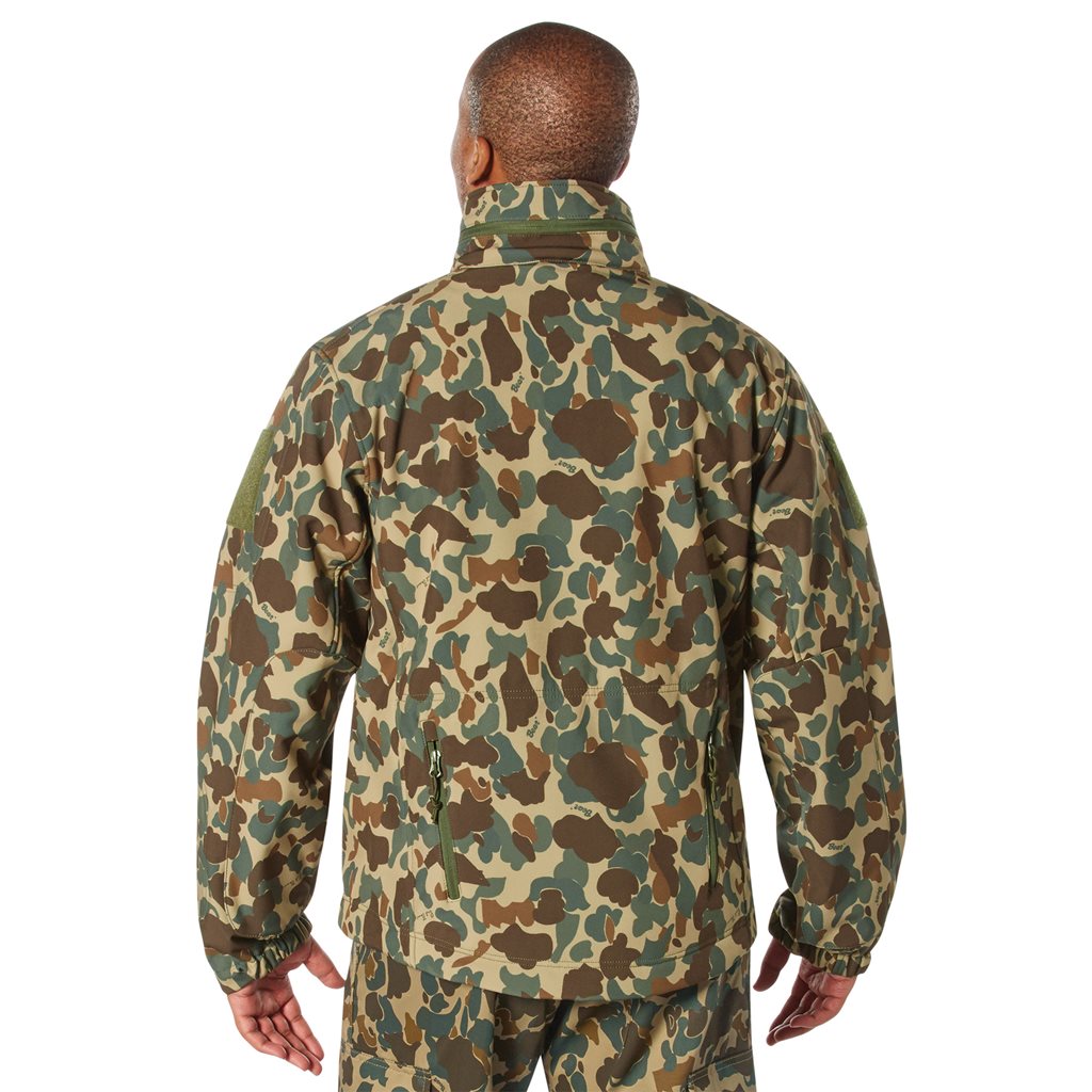 Chaqueta Tactical softshell con capucha, vista frontal