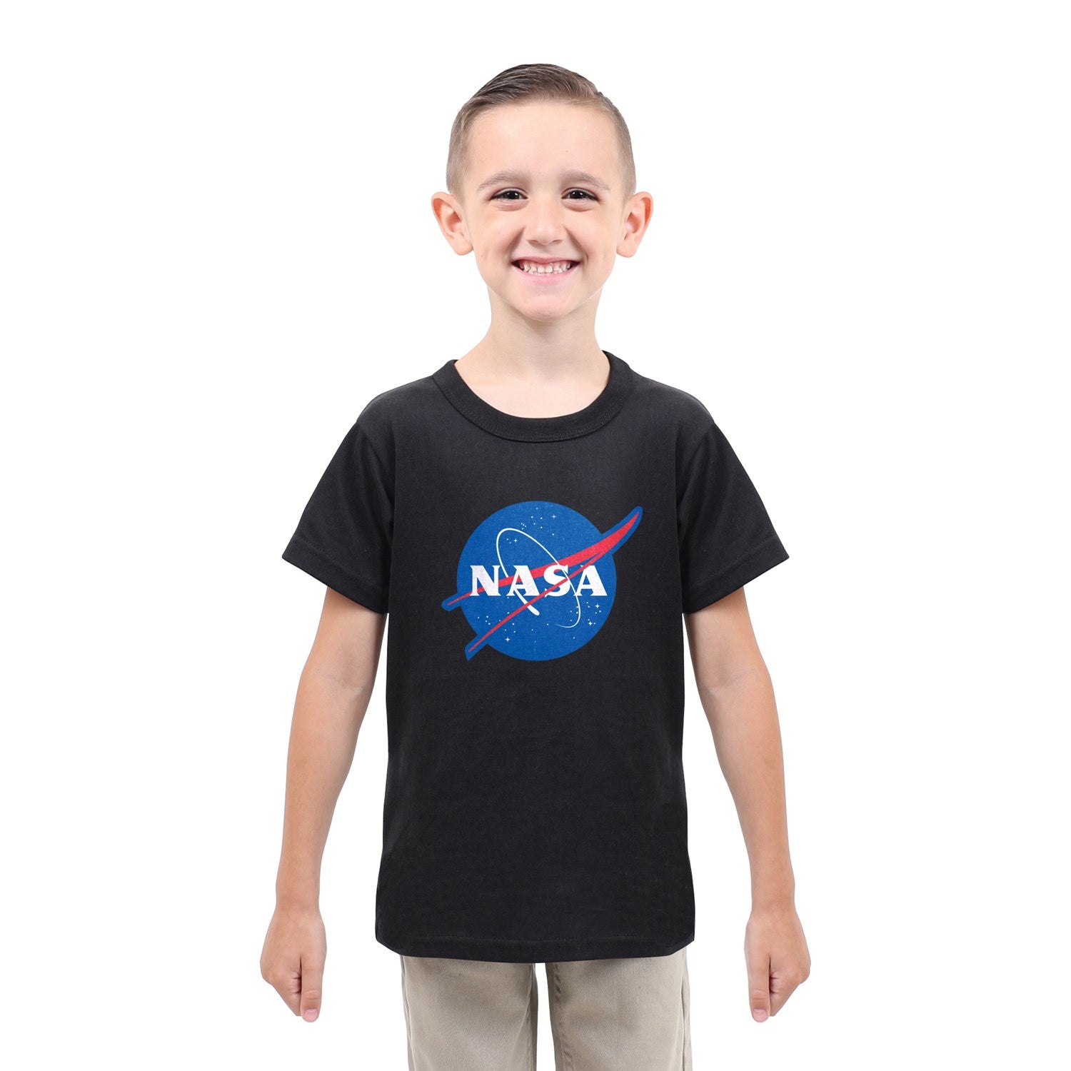 Camiseta infantil negra con logo colorido de la NASA