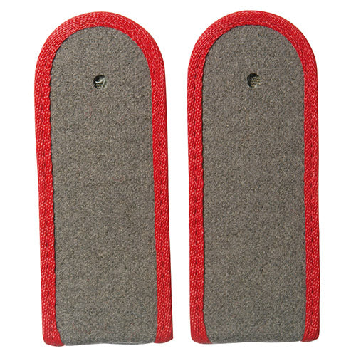 Hombrera NVA 'mužstvo' con piping rojo (borde rojo)