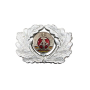 Insignia de gorra NVA de Alemania Oriental con hojas plateadas