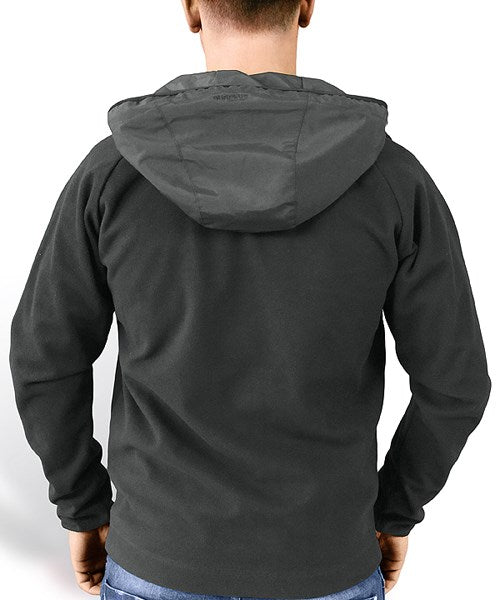 Chaqueta softfleece negra con capucha, cremallera y bolsillos con zip. Resistente al viento y al agua
