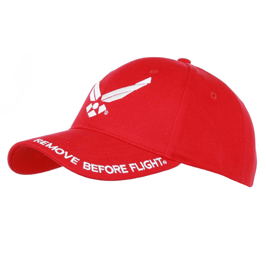 Gorra roja tipo béisbol con texto 'Remove Before Flight' y emblema bordado AIRFORCE