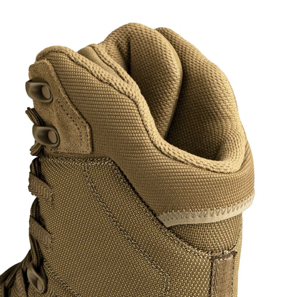 Par de botas tácticas BRIGADE 8 AR670-1, primer plano