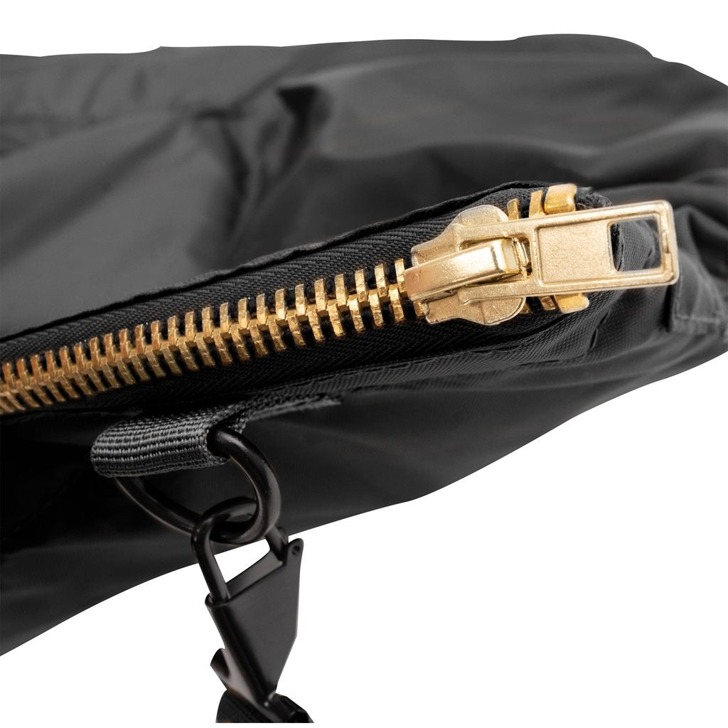 Bolsa para casco con correa de hombro ajustable, interior acolchado y dos bolsillos exteriores