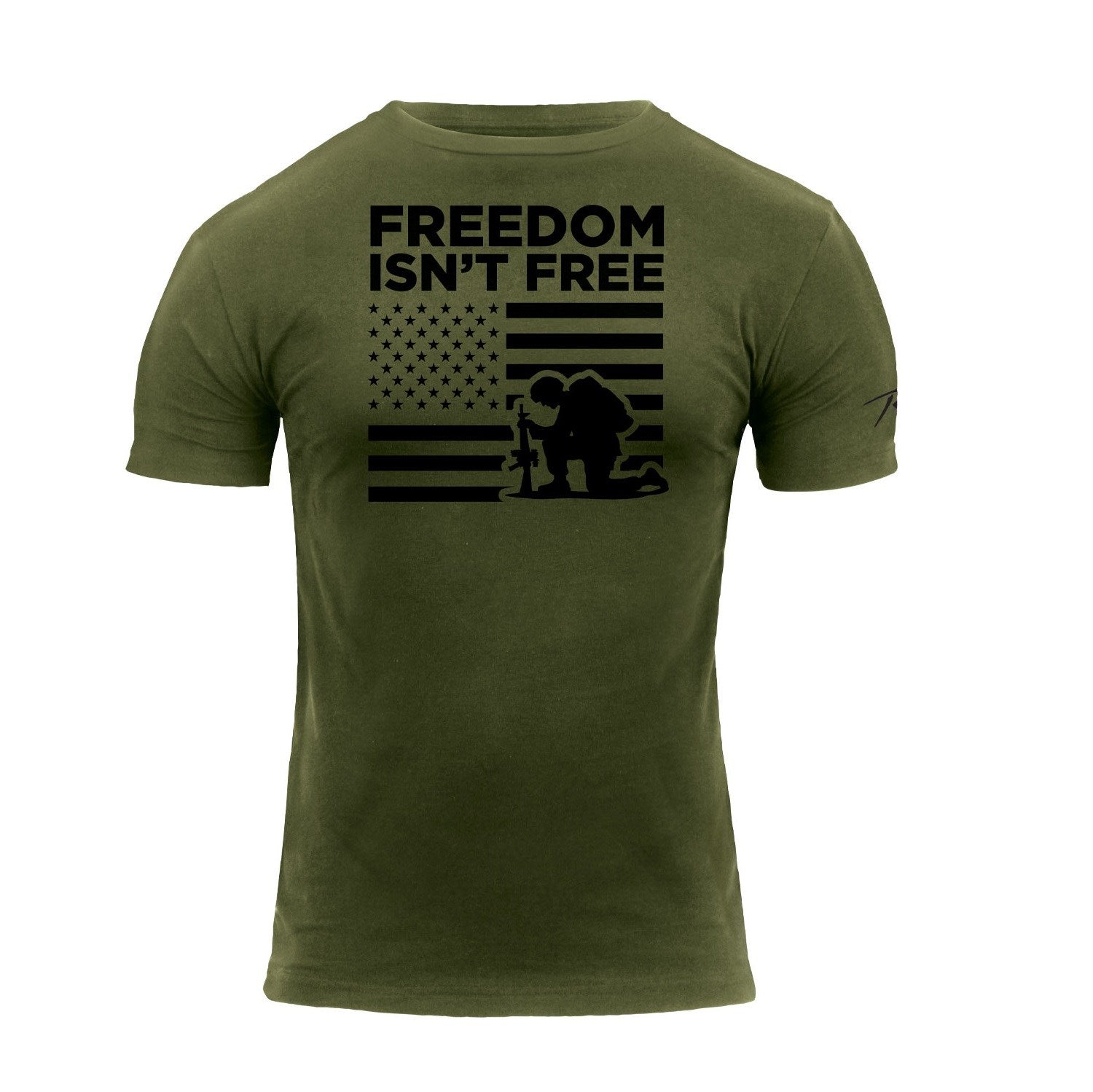 Camiseta verde con bandera de EE. UU., soldado arrodillado y texto 'Freedom isn't free'.
