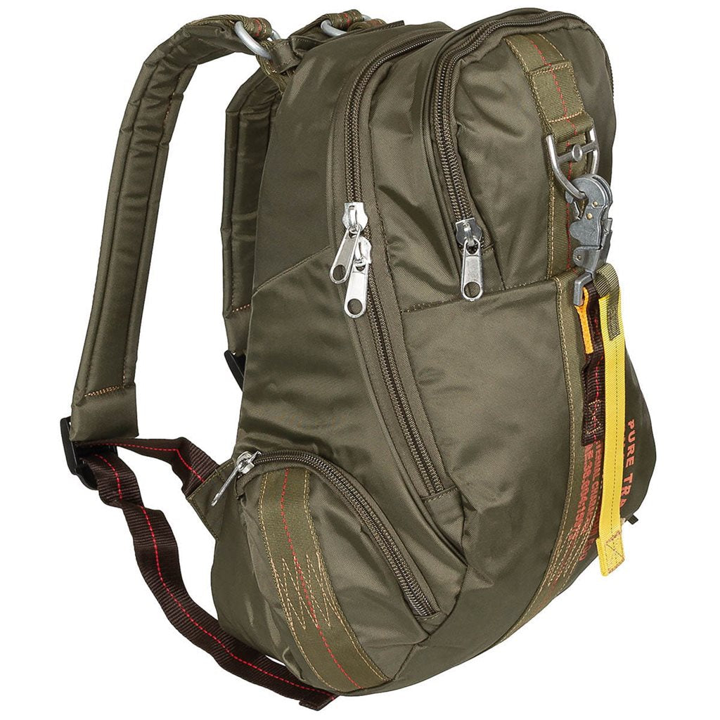 Mochila con mosquetón 20 l verde, nylon 100%, correas acolchadas y varios bolsillos con cremallera