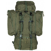 Mochila ALPIN 110L verde con bolsillos laterales desmontables y cinturón lumbar
