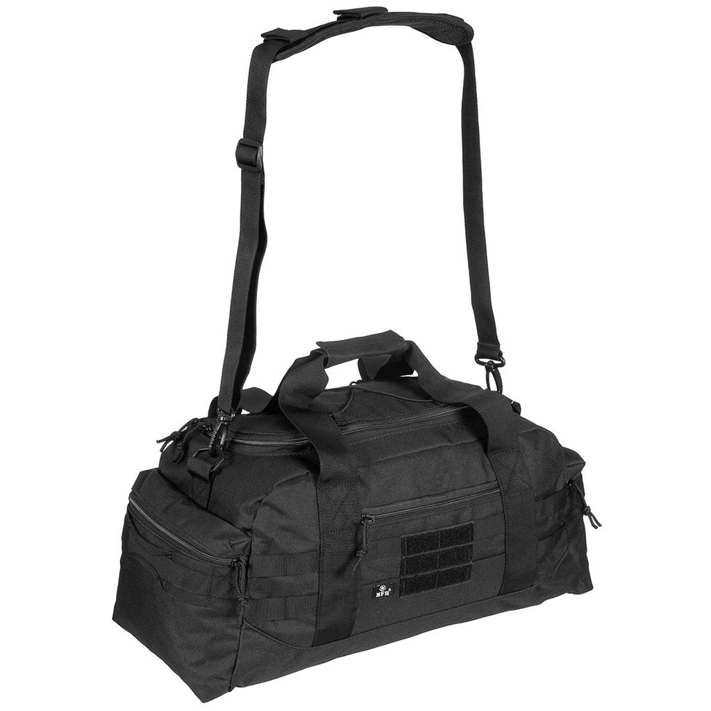 Bolsa de transporte Operation 30 negra con correa estilo aviator vista frontal