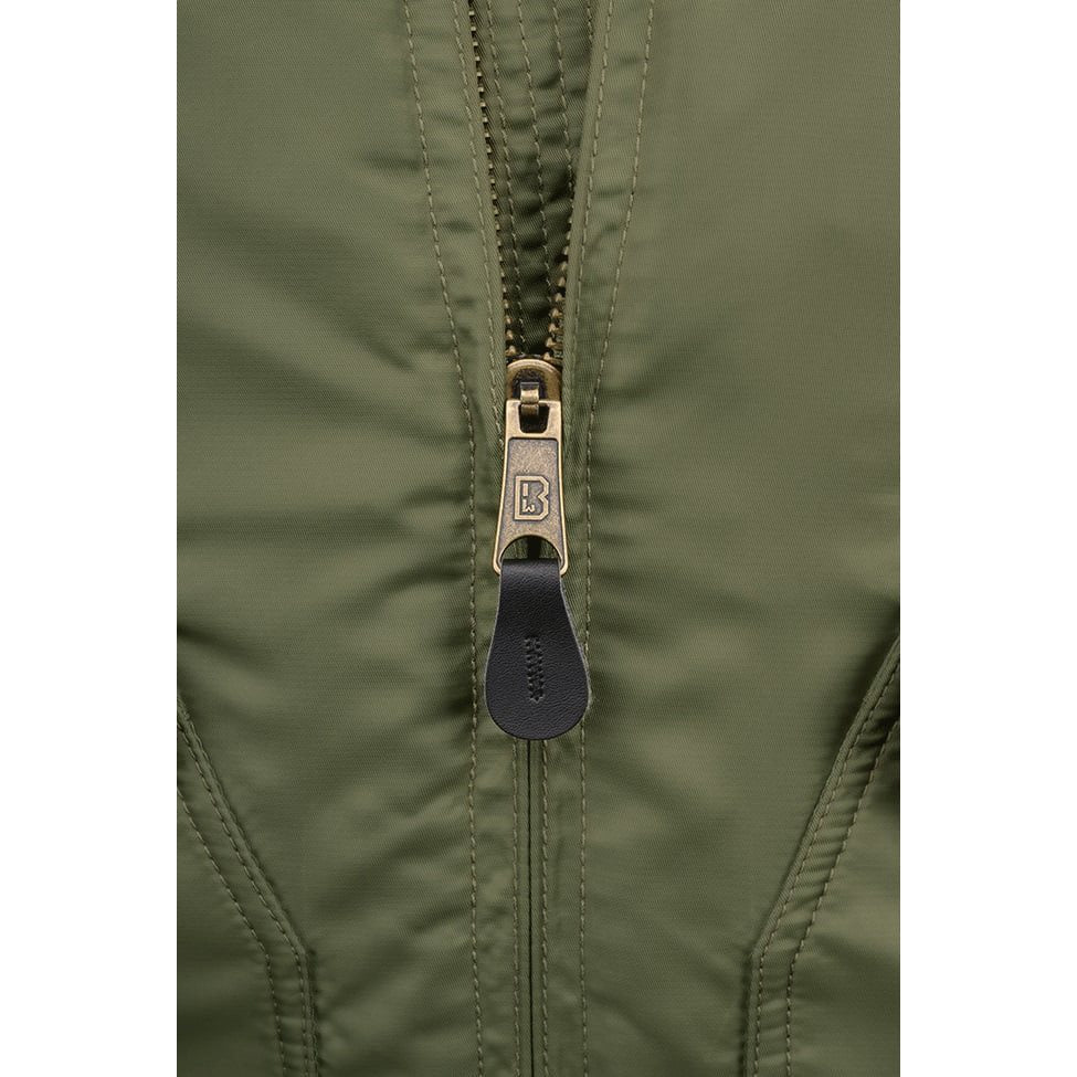 Chaqueta CWU verde Brandit con cierre central, tres bolsillos y cuello alzado