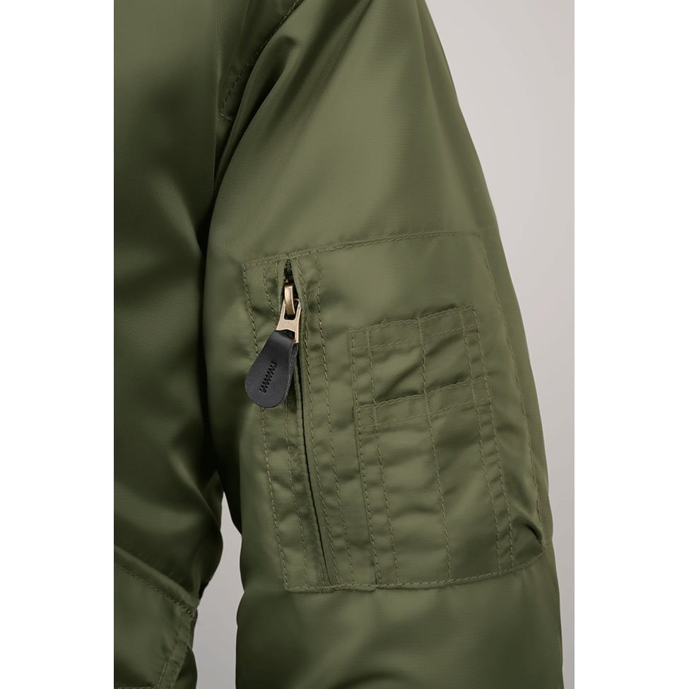 Chaqueta CWU verde Brandit con cierre central, tres bolsillos y cuello alzado