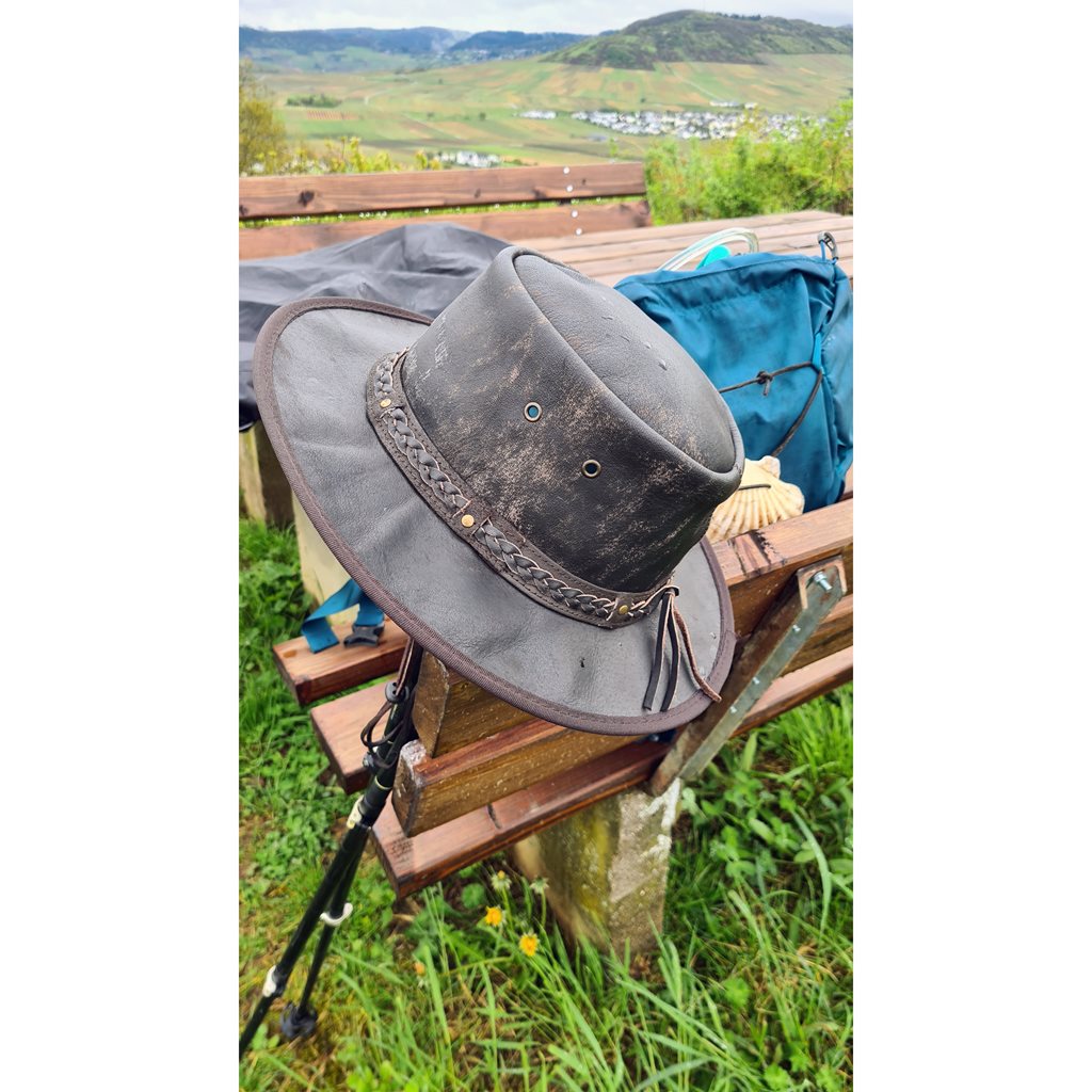 Sombrero de cuero CRUSHABLE plegable con ala reforzada y cuatro orificios de ventilación