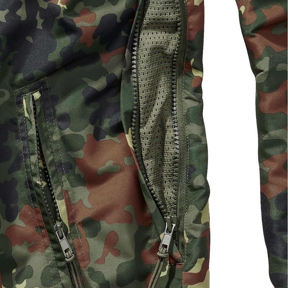Chaqueta Summer Windbreaker Flecktarn vista frontal, tejido ligero con forro de malla