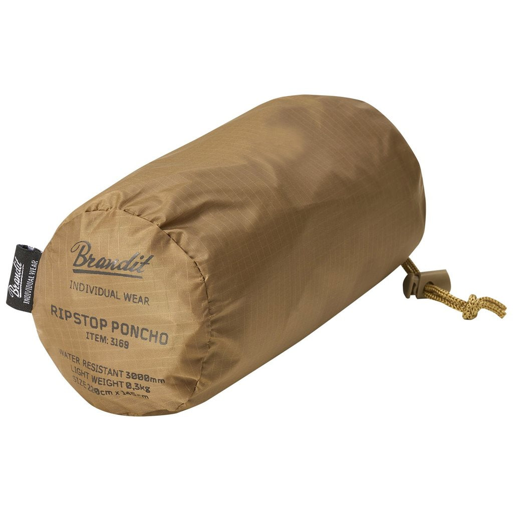 Poncho rip-stop verde con funda plegada, poliester resistente, ocho botones y seis ojales metálicos