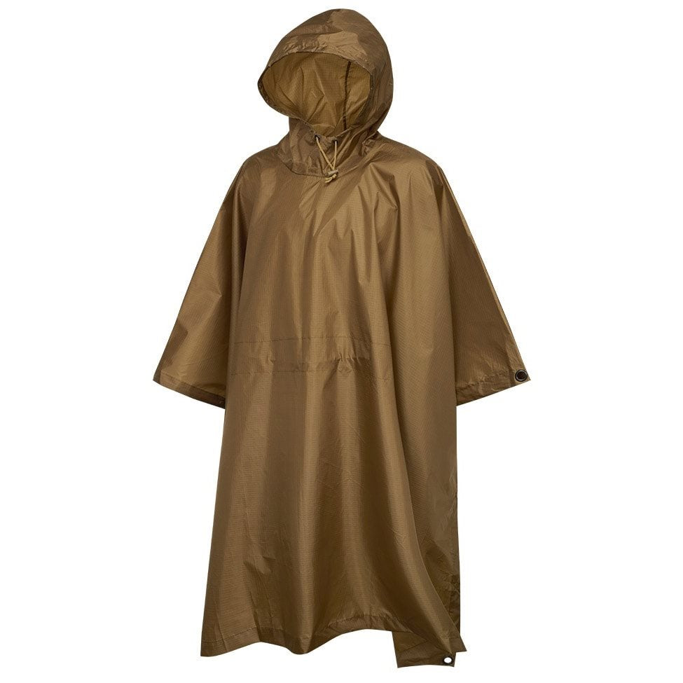 Poncho rip-stop verde con funda plegada, poliester resistente, ocho botones y seis ojales metálicos