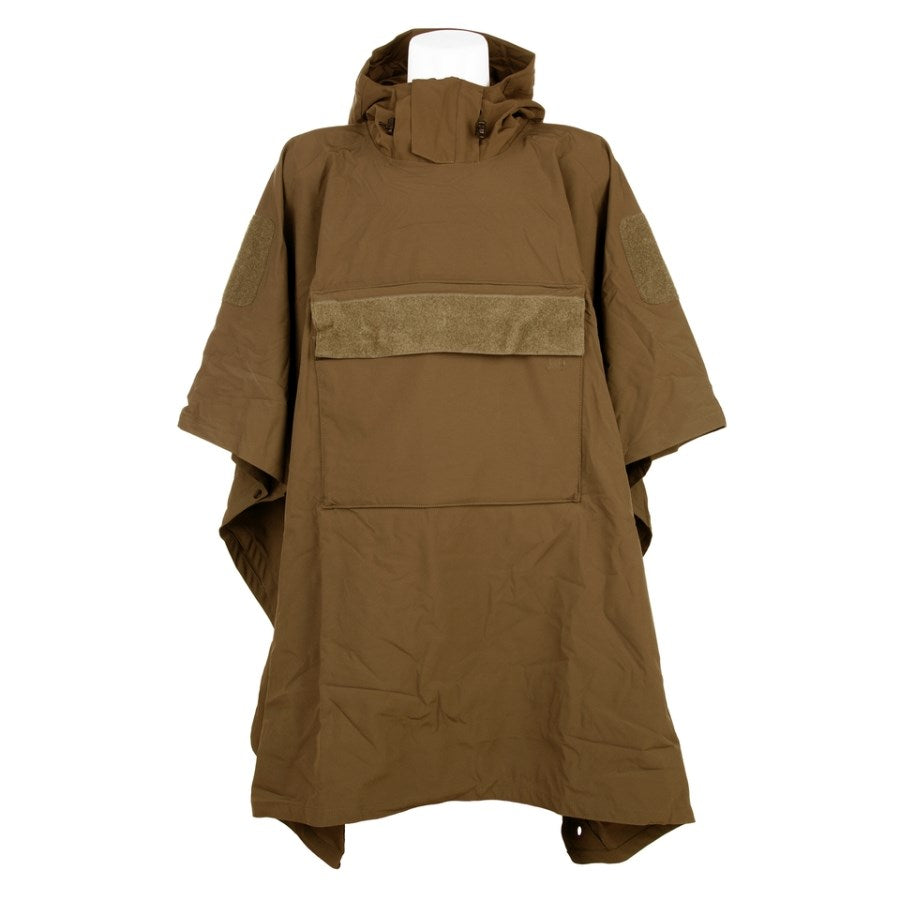 Poncho OUTBREAK softshell negro plegado con capucha y paneles Velcro