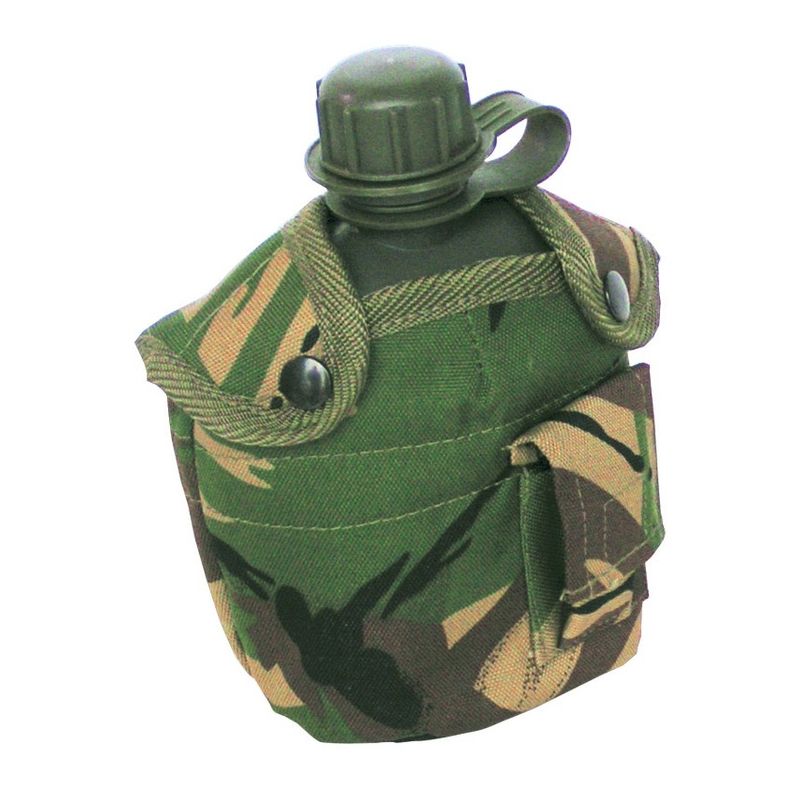 Botella de agua de plástico con funda camuflaje DPM