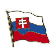 Insignia con la bandera ondeante de la República Eslovaca