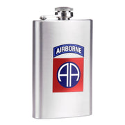 Petaca de acero inoxidable 82nd Airborne 148 ml con logo en la parte frontal