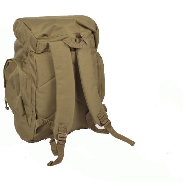 Mochila pequeña Fostex 25 L verde. 25 litros, ideal para senderismo ligero y misiones cortas.