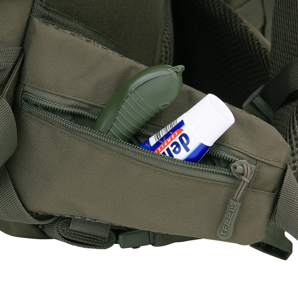 Mochila CROSSOVER Gen.2 EDC negra TF2215 con protección impermeable y bolsillos laterales