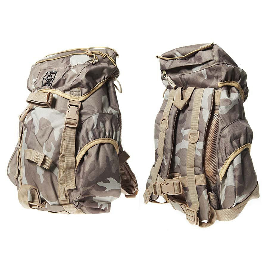 Mochila RECON 15L en patrón ACU DIGITAL, pequeña y espaciosa, con funda para lluvia incluida