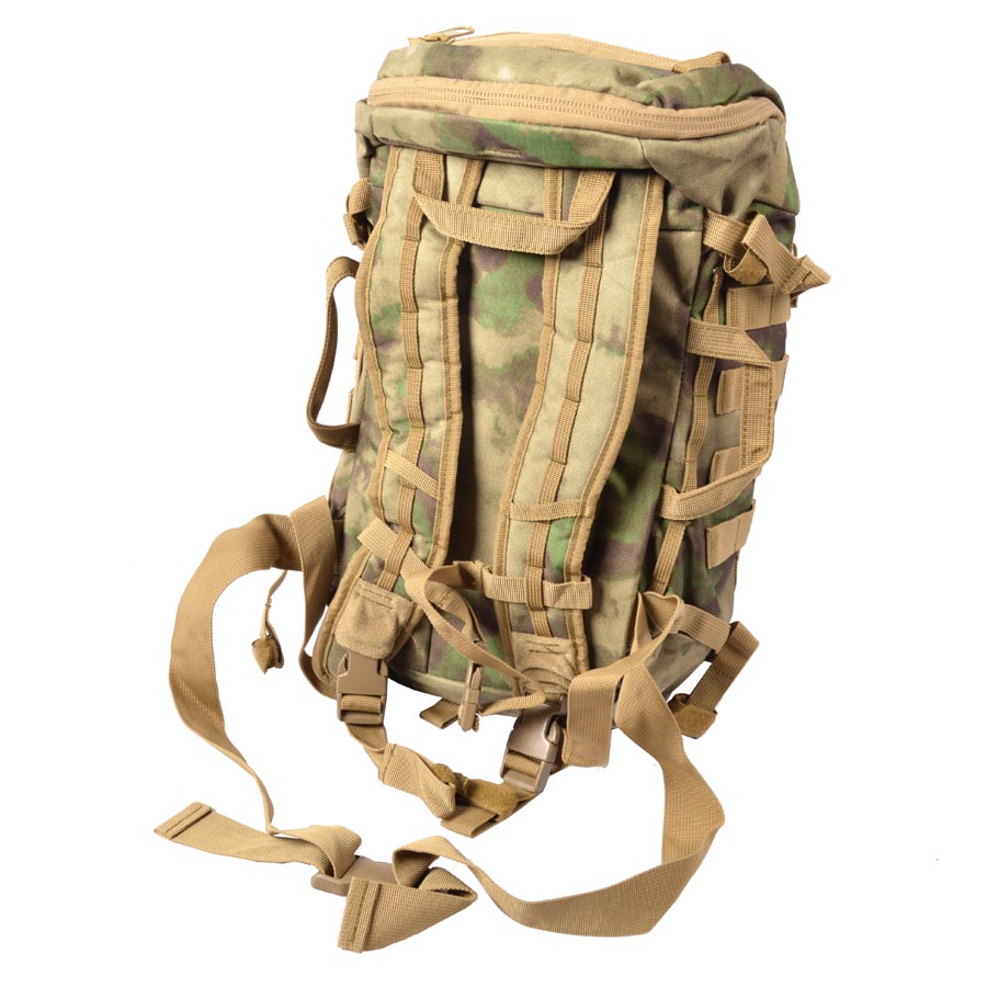 Mochila OUTBREAK COYOTE modular 15 L nylon coyote, accesos laterales y superior, peso 950 g