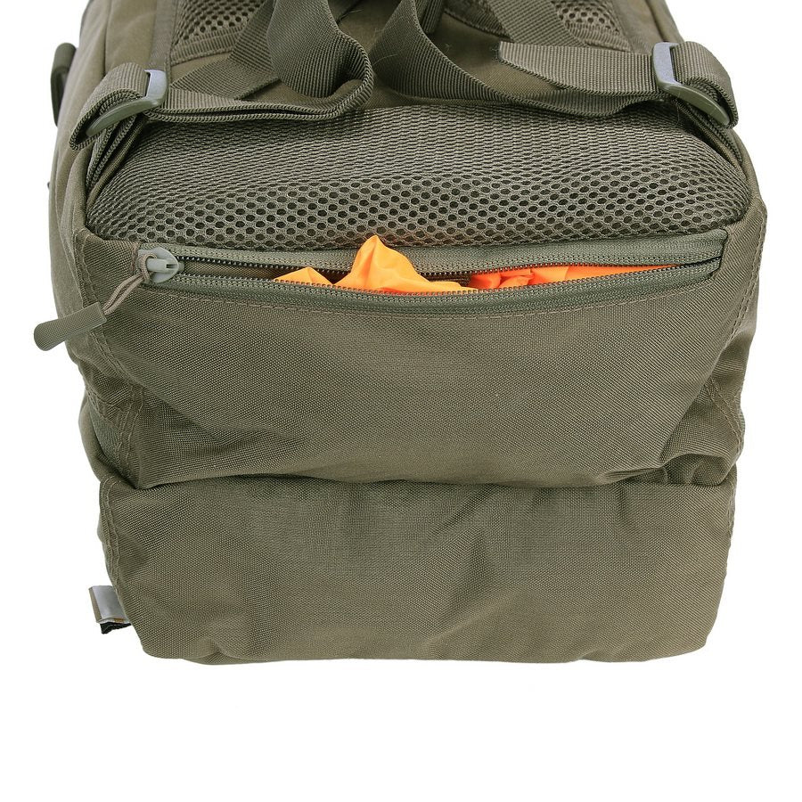 Mochila BUSHMATE PRO negra en Cordura 500D con funda reflectante naranja integrada