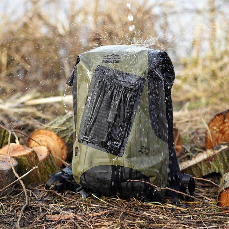 Imagen de la mochila impermeable YUKON 18 L verde