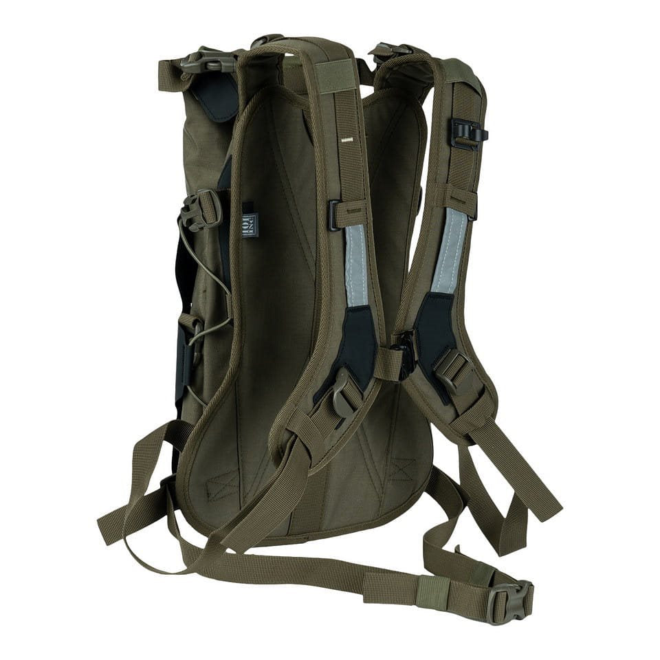 Mochila táctica verde con bolsa de hidratación integrada 2 L